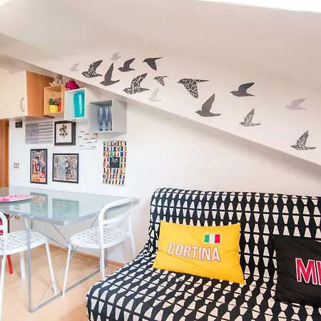 Cozy Flat Close To The Lake