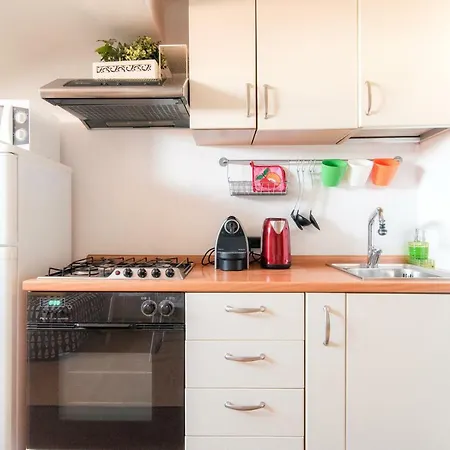 Cozy Flat Close To The Lake